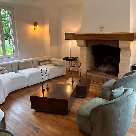 Chateau-hotel De Belmesnil 4*