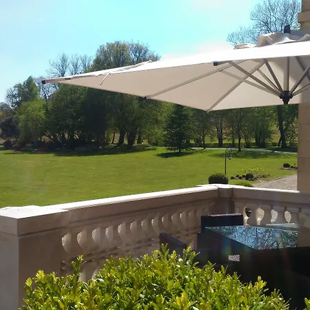 Chateau-hotel De Belmesnil فندق