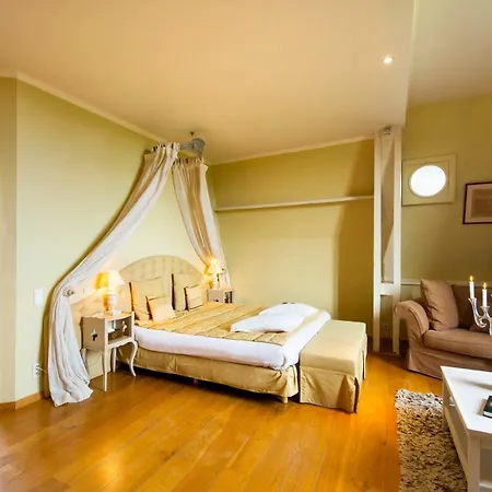 Chateau-hotel De Belmesnil 4*